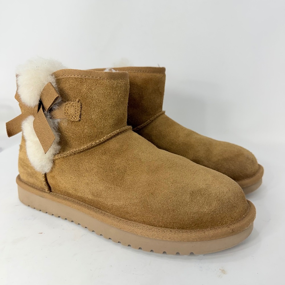Koolaburra by UGG Victoria Short Chestnut Suede Bow Boots Womens 7